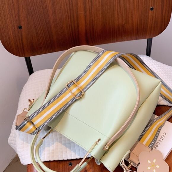 Elegant Sage Shoulder Bag with Floral Charm - Picture 3 of 4